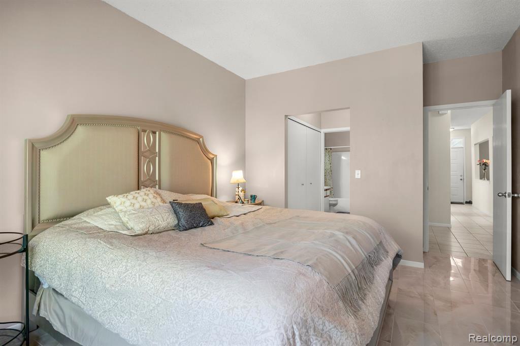 30997 CENTENNIAL Drive, Novi, MI 48377 — Photo 20