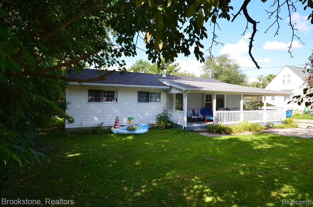 10083 HEGEL Road, Goodrich Vlg, MI — Photo 3