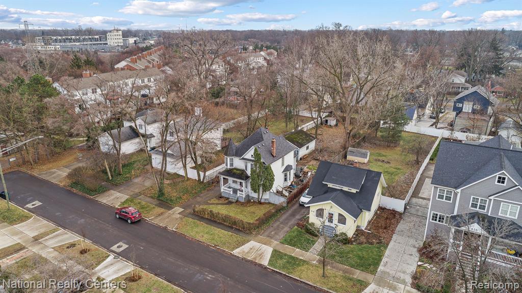 426 E KENILWORTH Avenue, Royal Oak, MI 48067 — Photo 21