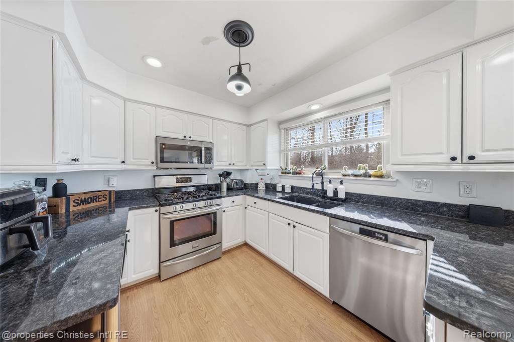 44035 Westminister Way, Canton, MI 48187 — Photo 11