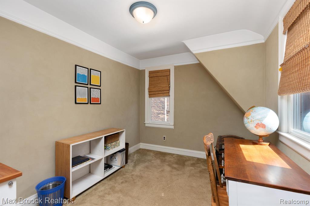 831 W OAKRIDGE Street, Ferndale, MI 48220 — Photo 26