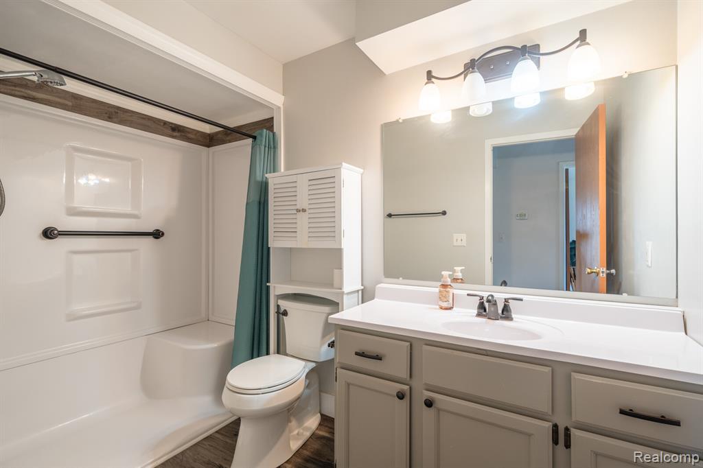 8341 Clay Court, Sterling Heights, MI 48313 — Photo 12