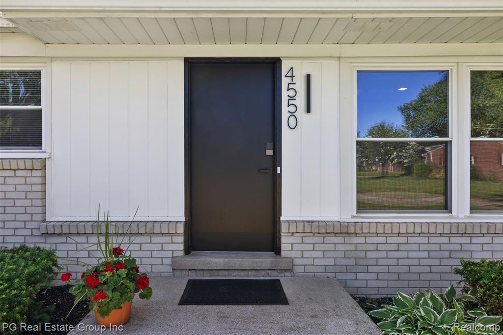 4550 JUSTINE Street, Shelby Twp, MI 48317 — Photo 16