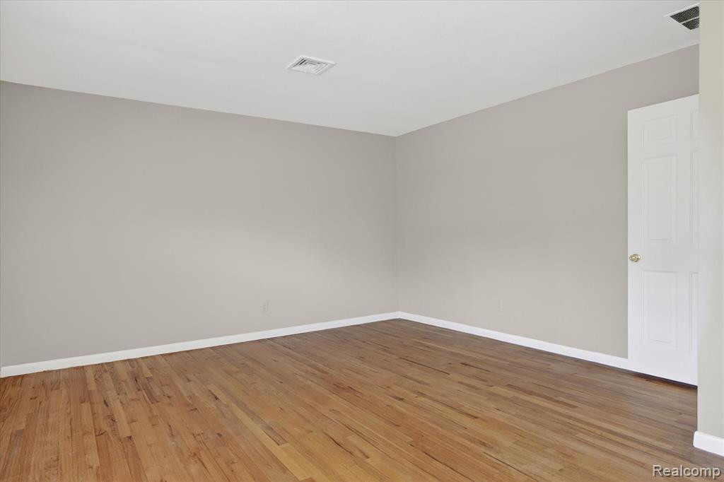 5447 Lahser Road, Bloomfield Hills, MI 48304 — Photo 31