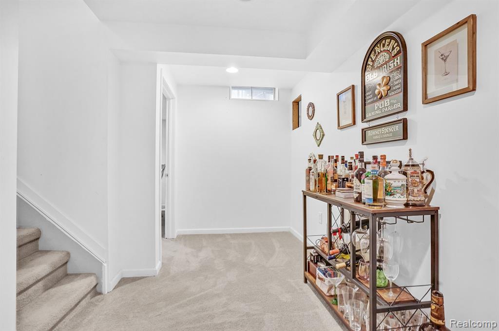 525 WINWOOD Circle, Walled Lake, MI 48390 — Photo 36