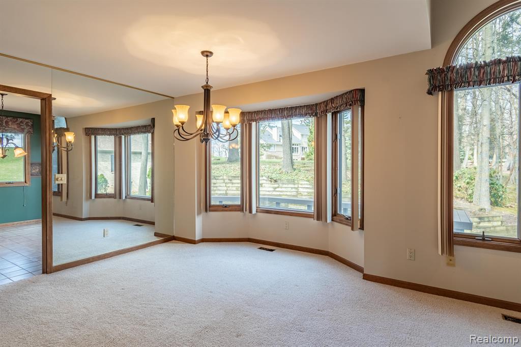 4435 OAK POINTE Drive, Brighton, MI 48116 — Photo 17