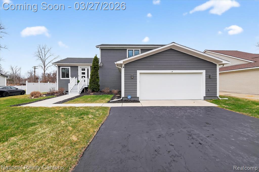 946 Dunreath Street, Wolverine Lake, MI 48390 — front exterior
