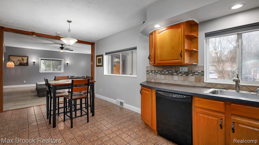 9681 LISTERIA Street, Commerce Twp, MI 48382 — Photo 17