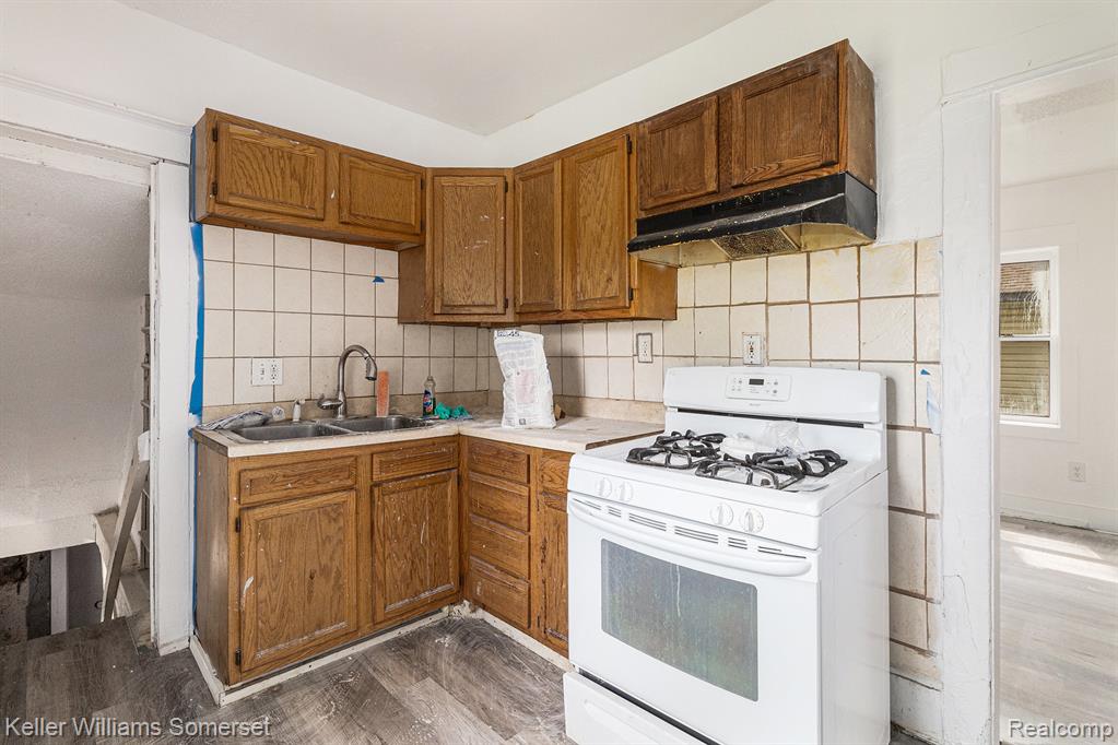 455 Irwin Avenue, Pontiac, MI 48341 — Photo 8