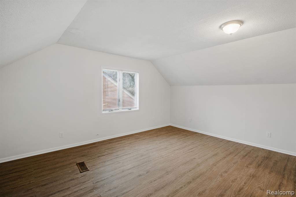 882 STEWART Avenue, Lincoln Park, MI 48146 — Photo 15
