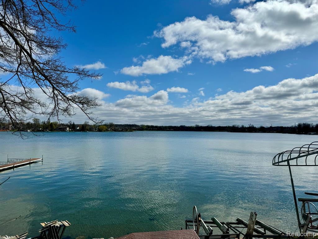 3234 PINE LAKE Road, West Bloomfield, MI 48324 — Photo 2