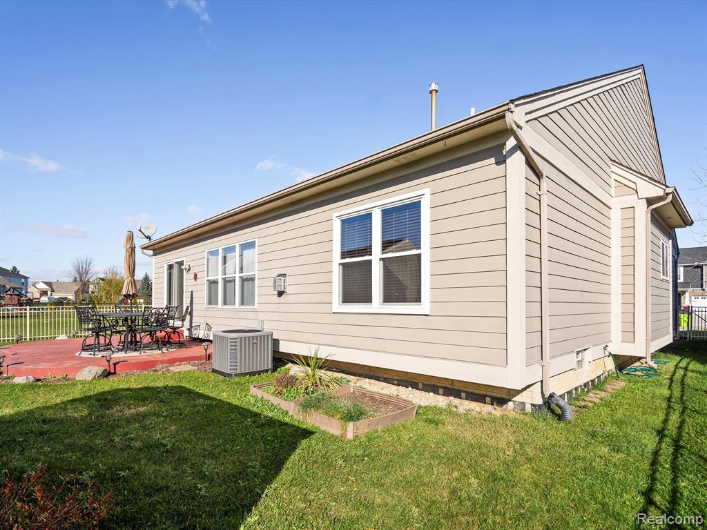 58787 VIRGINIA Circle, New Haven, MI 48048 — Photo 33