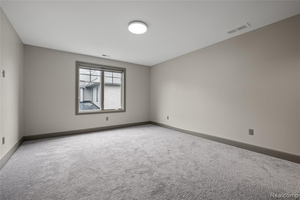 3824 Poppleton Court, Troy, MI 48084 — Photo 33