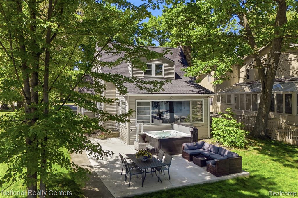 3889 Lakewood Drive, Waterford, MI 48329 — Photo 6