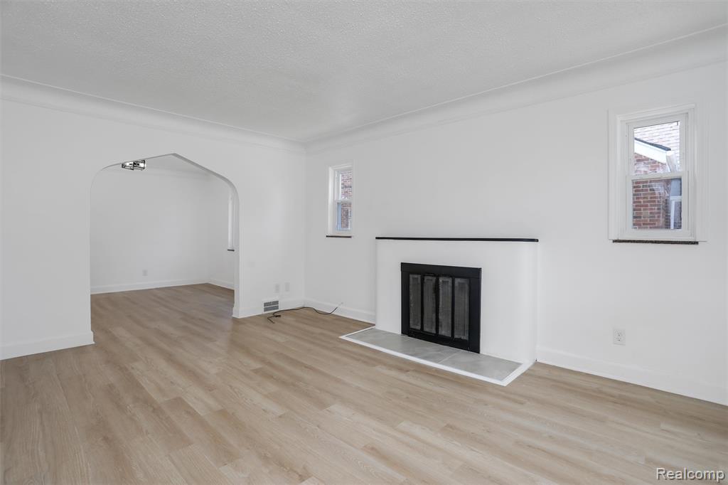 5743 Buckingham Avenue, Detroit, MI 48224 — Photo 5