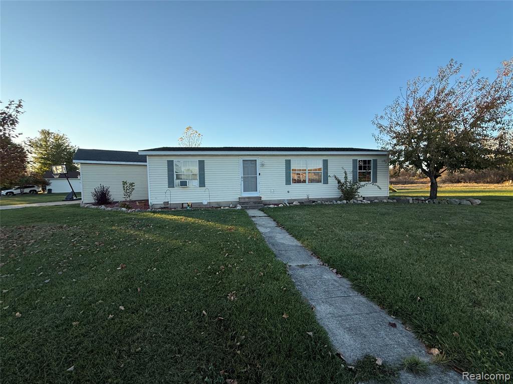 5106 Hawthorn, Brown, MI 48416 — Photo 7