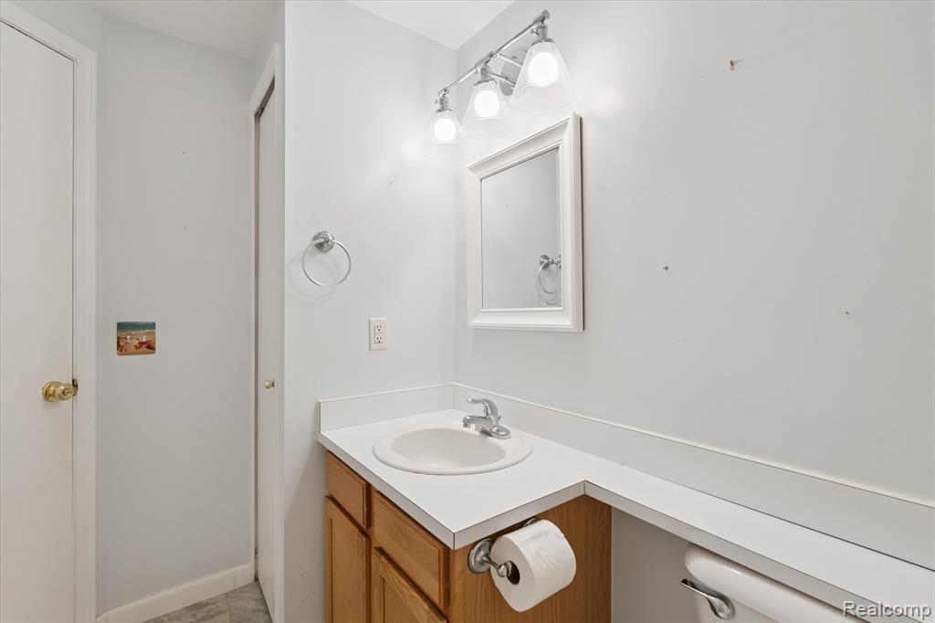 480 Andover Woods Drive, Fenton, MI 48430 — Photo 21