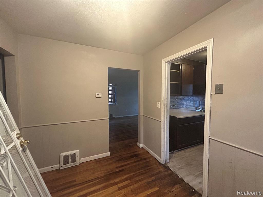 7355 Stout Street, Detroit, MI 48228 — Photo 10