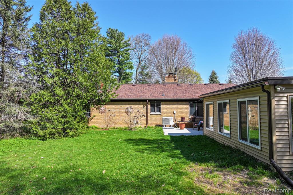6214 Hugh Street, Burton, MI 48509 — Photo 14