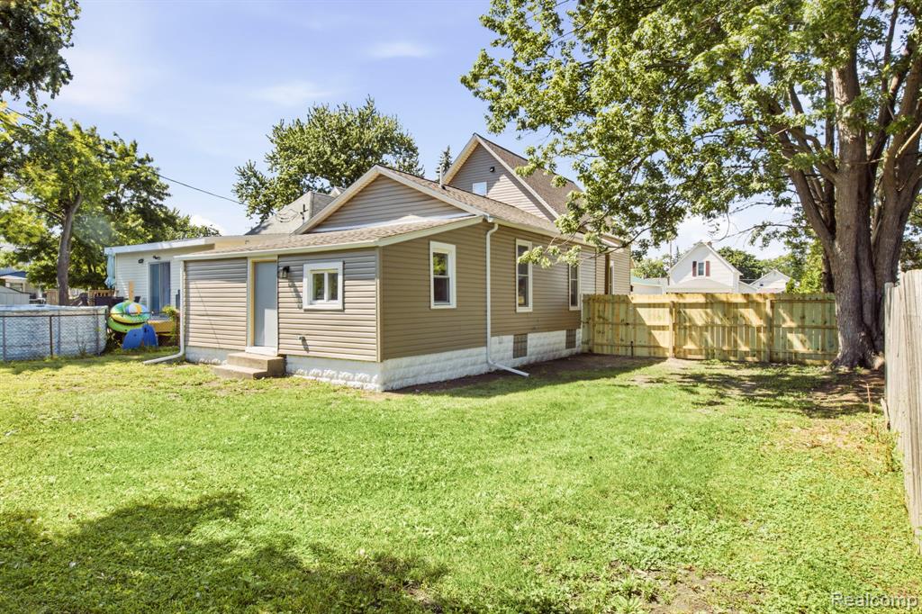 1126 Miller Street, Port Huron, MI 48060 — Photo 24