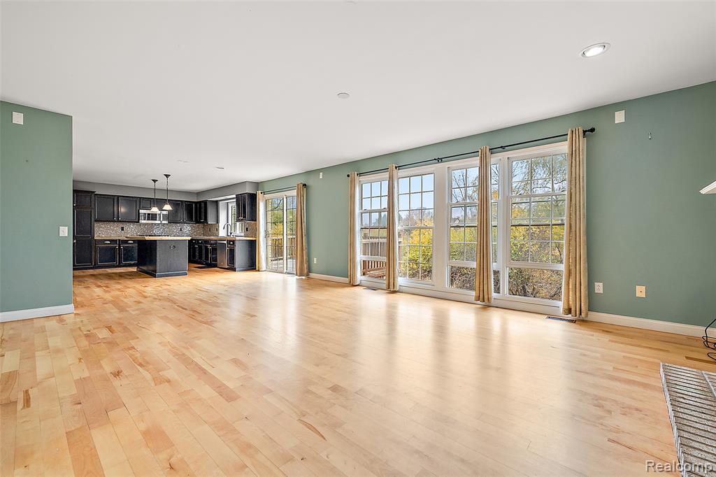 5699 Applegrove Drive, West Bloomfield, MI 48324 — Photo 4
