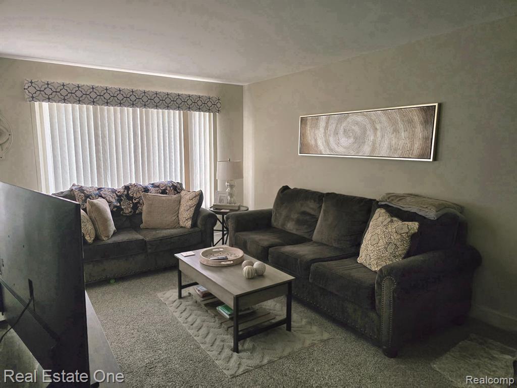 29364 HOOVER Road, Warren, MI 48093 — Photo 10
