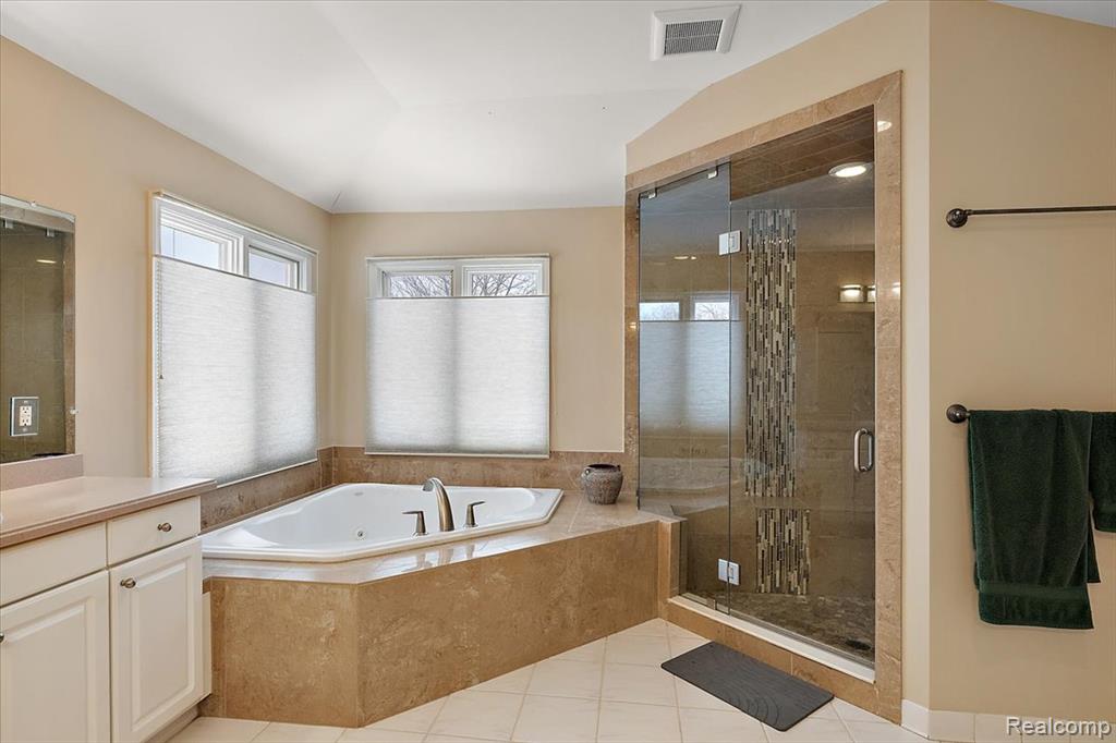 7108 Branford Court, West Bloomfield, MI — Photo 37