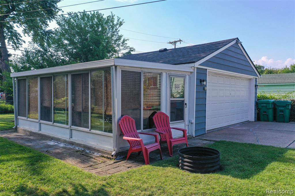 6647 Deering Street, Garden City, MI — Photo 7