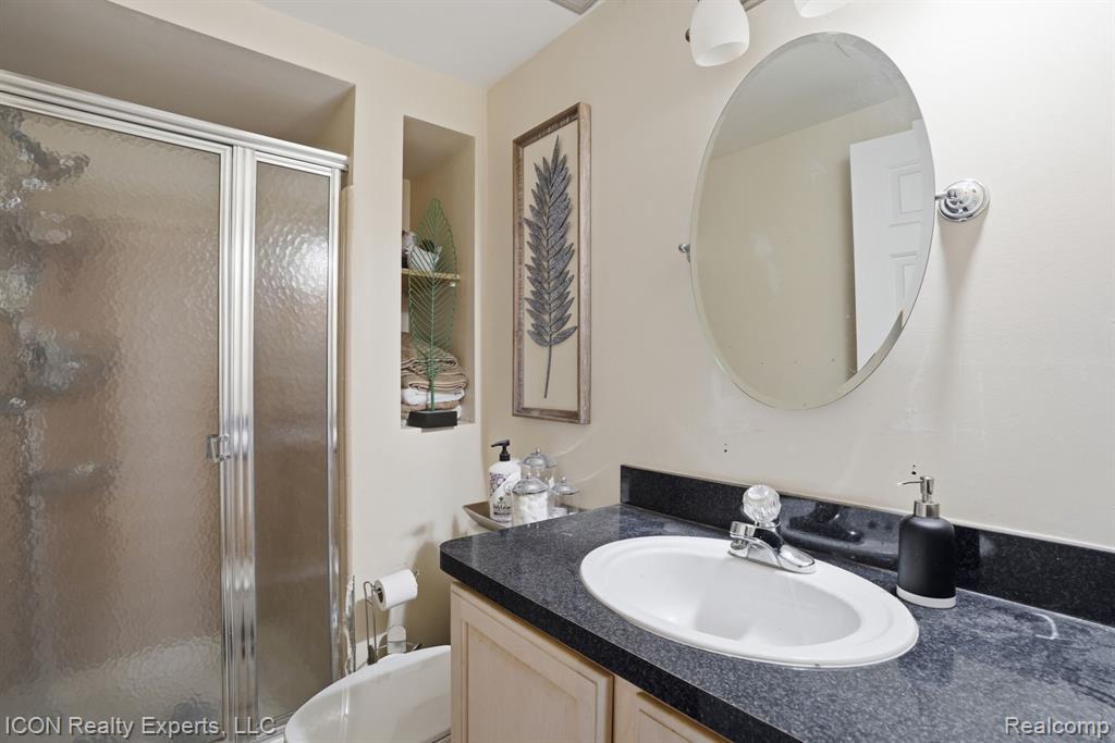 40567 Santoni Drive, Clinton Twp, MI 48038 — Photo 34