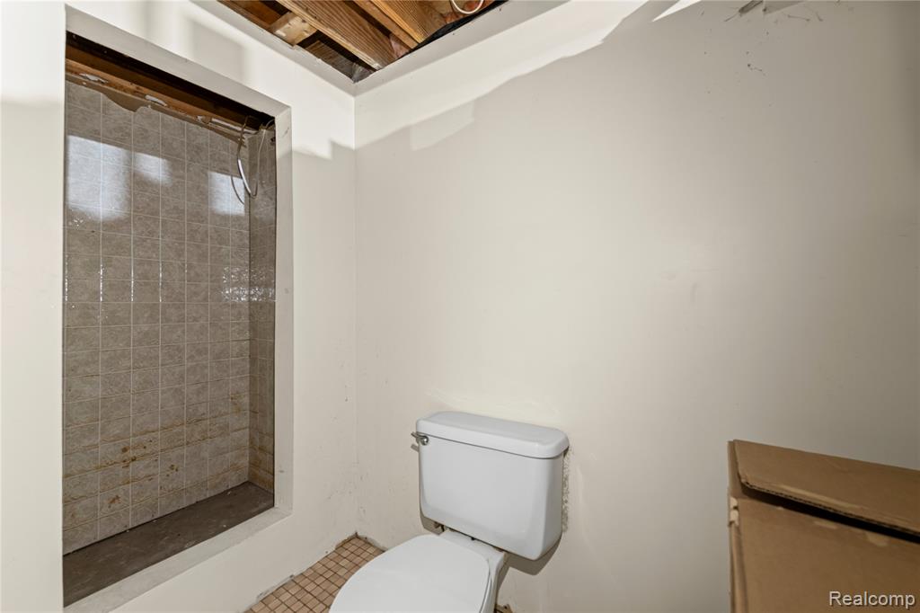 25419 Montebello Drive, Woodhaven, MI 48183 — Photo 18
