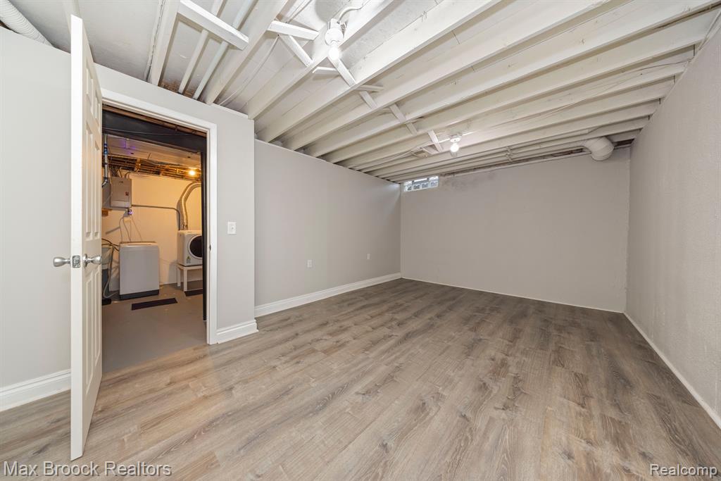 31139 COUNTRY, Farmington Hills, MI 48331 — Photo 35