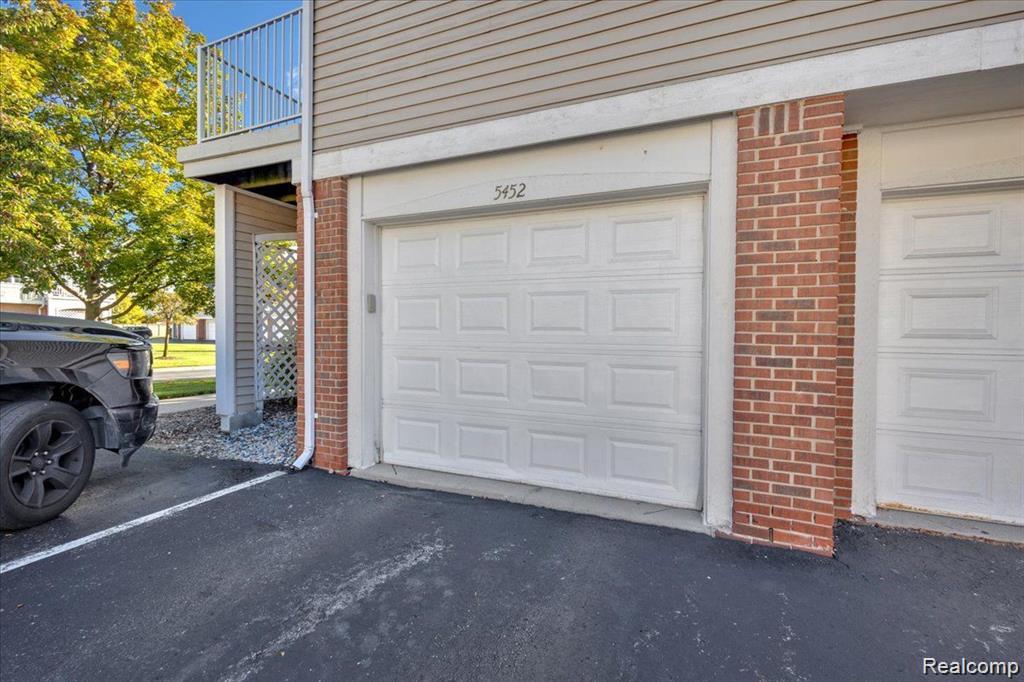 5452 PINE AIRES Drive, Sterling Heights, MI 48314 — Photo 4