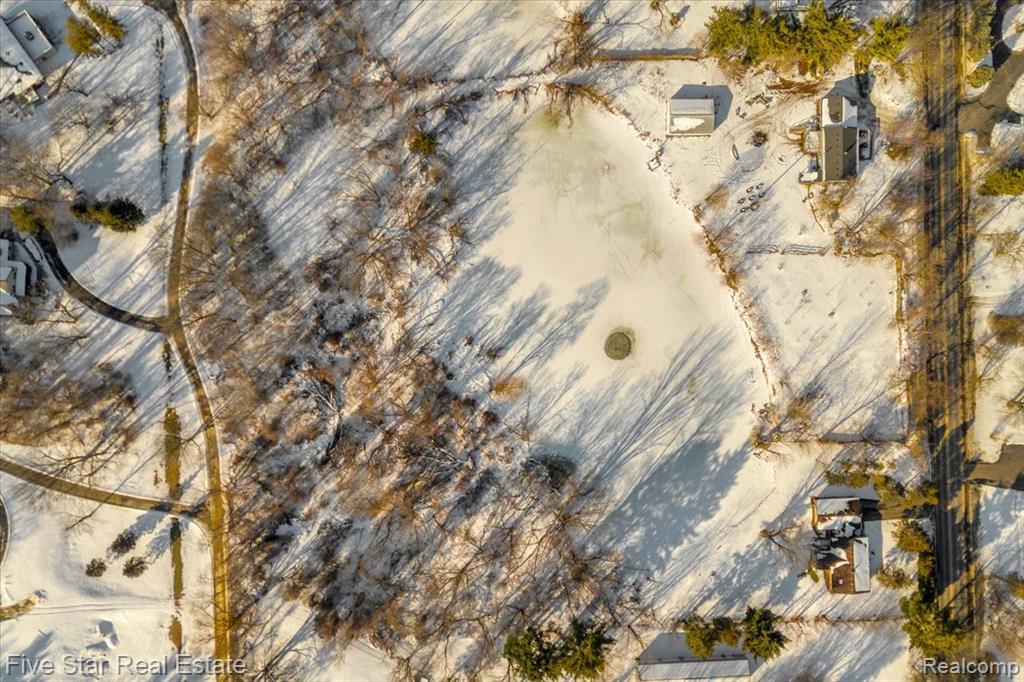 911 S Duck Lake Road, Milford, MI 48381 — Photo 14