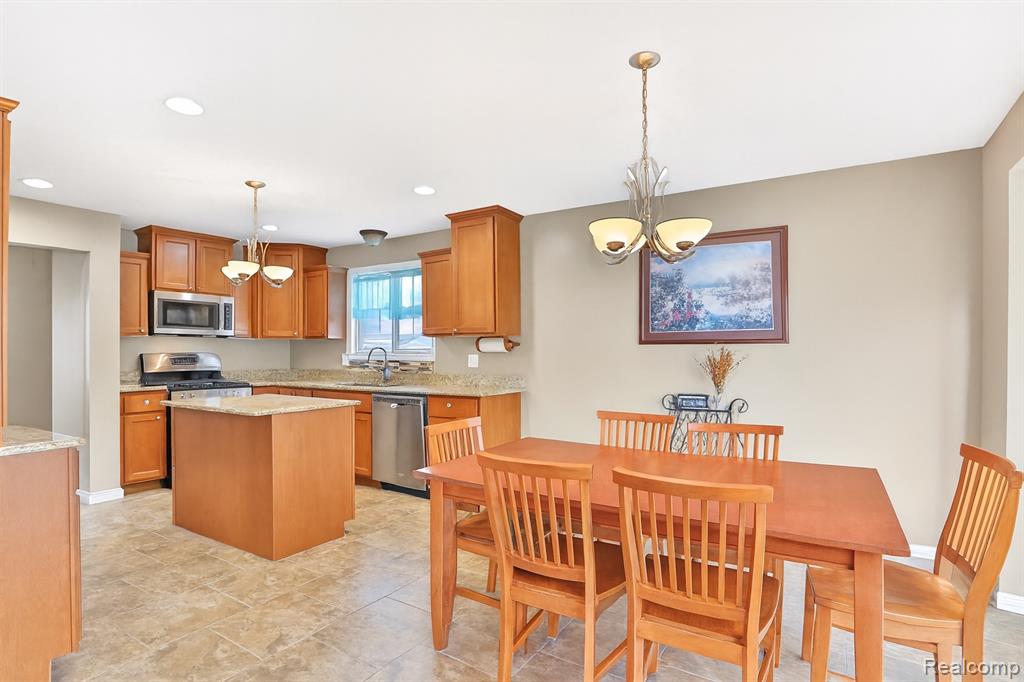 52142 Pawnee Drive, Macomb, MI 48042 — Photo 9