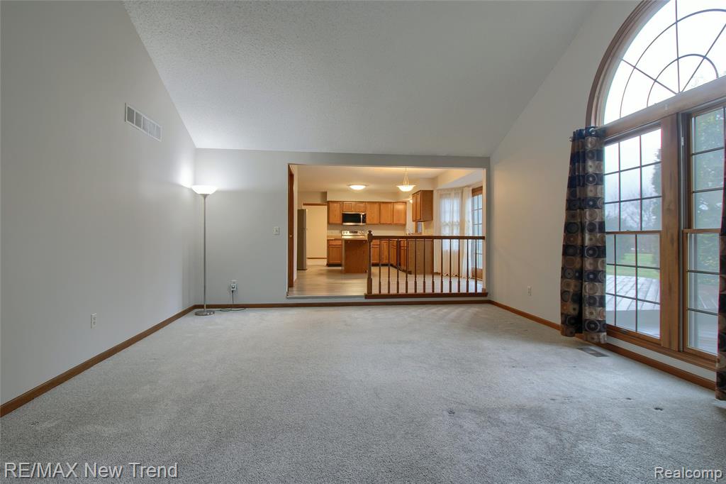 7252 STEEPLECHASE Drive, Saline, MI 48176 — Photo 17