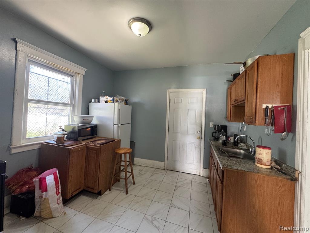879 WEBB Street, Detroit, MI 48202 — Photo 9