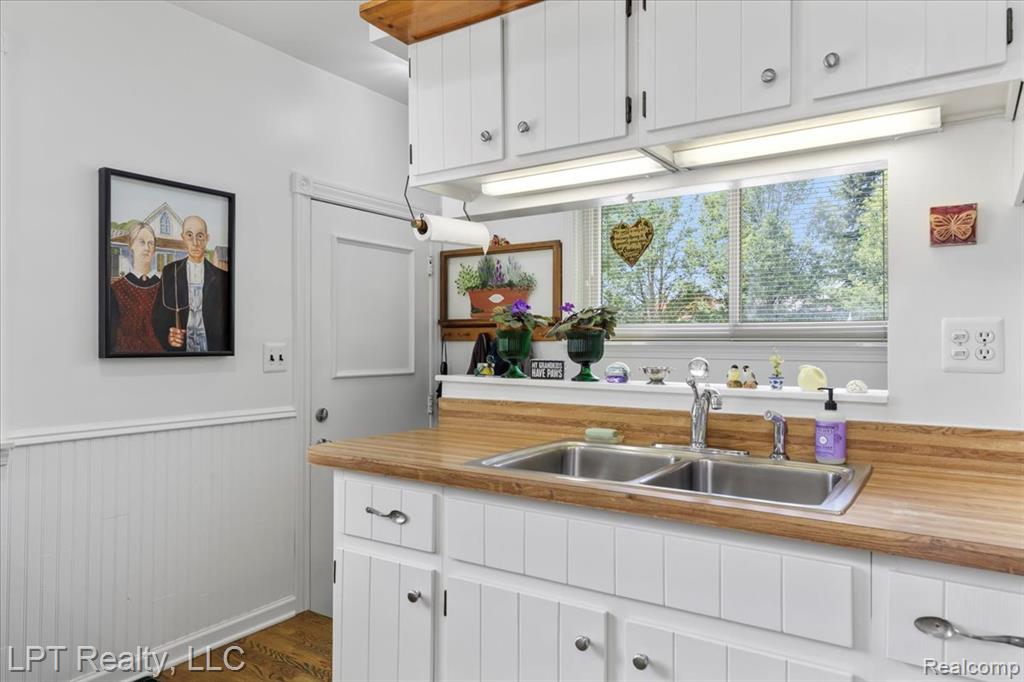 50422 Spruce Drive, Chesterfield, MI 48047 — Photo 8