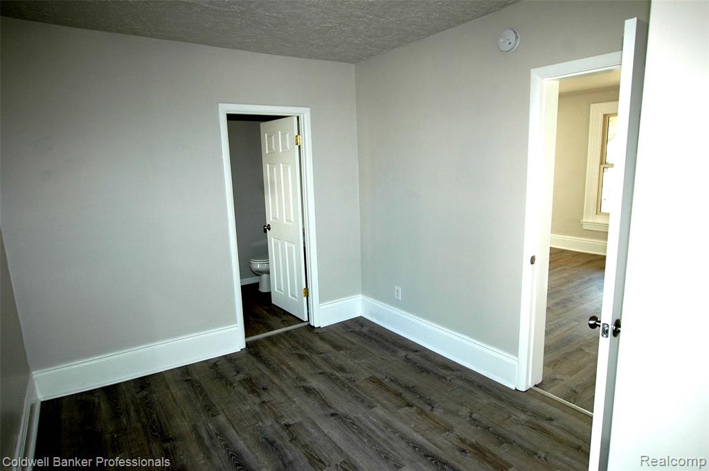 706 N Main Street, Lapeer, MI 48446 — Photo 9