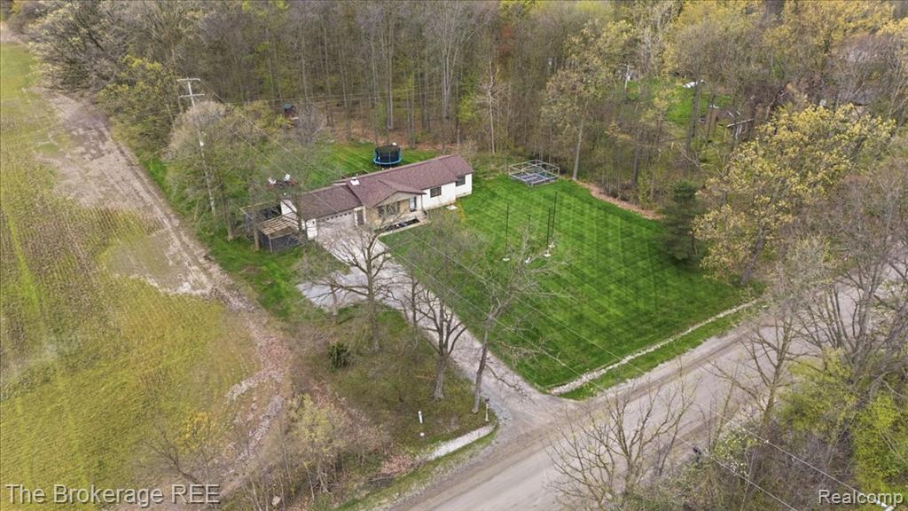 8254 Nichols Road, Gaines Vlg, MI 48436 — Photo 12