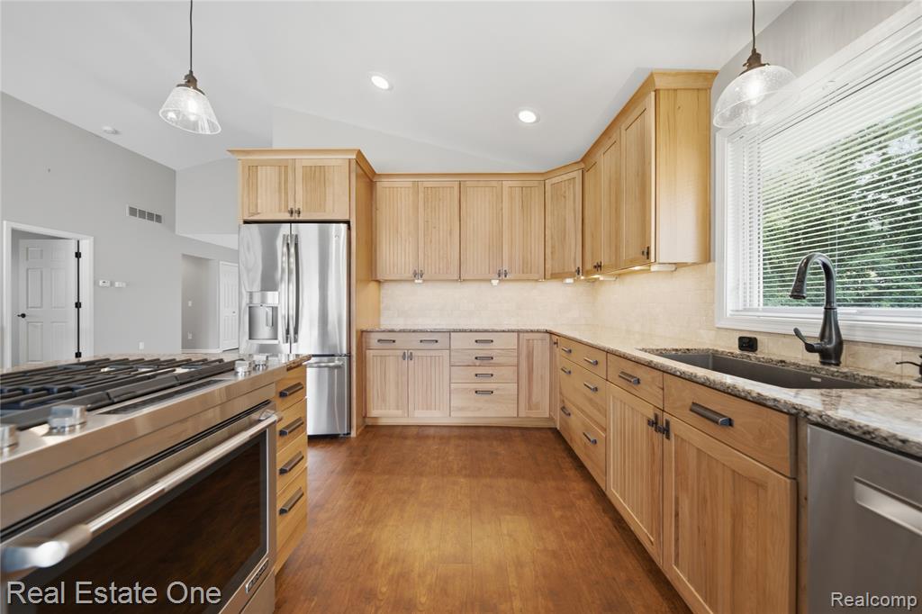 2939 Tamarack Lake Drive, Pinckney, MI 48169 — Photo 23