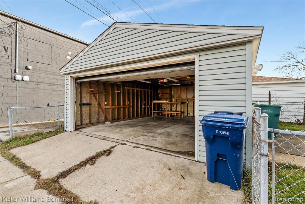 788 CLEOPHUS Parkway, Lincoln Park, MI 48146 — Photo 24