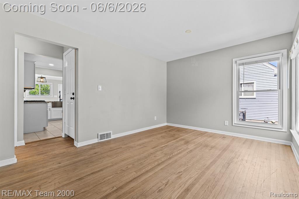 28952 Bridge Street, Garden City, MI — Photo 9