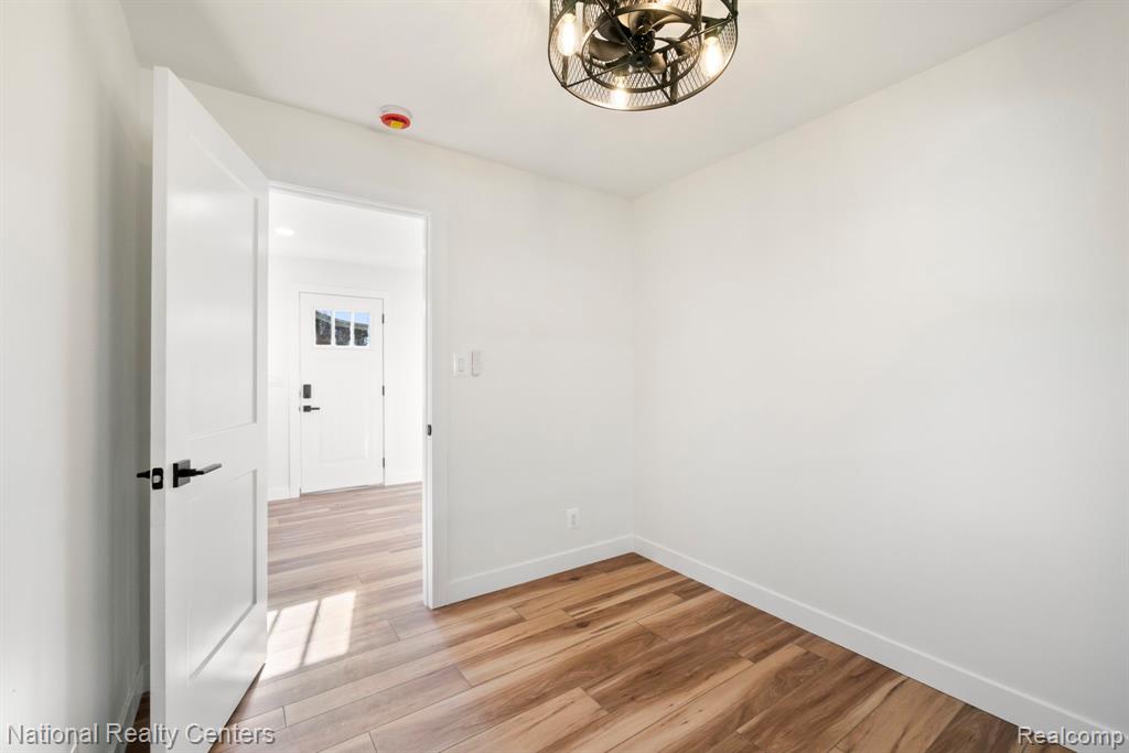 12123 Kirby Lane, South Lyon, MI 48178 — Photo 28