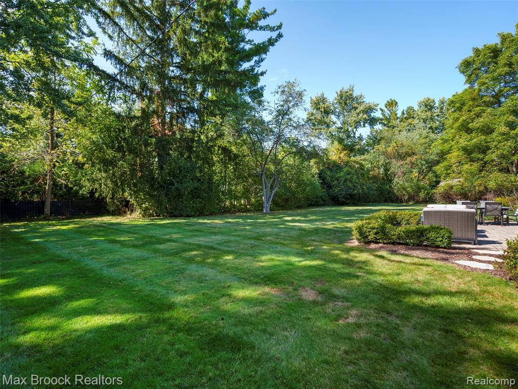 4740 Burnley Drive, Bloomfield Hills, MI 48304 — Photo 51