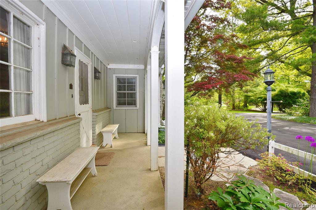 2026 W Bend Court, Bloomfield Hills, MI 48302 — Photo 5