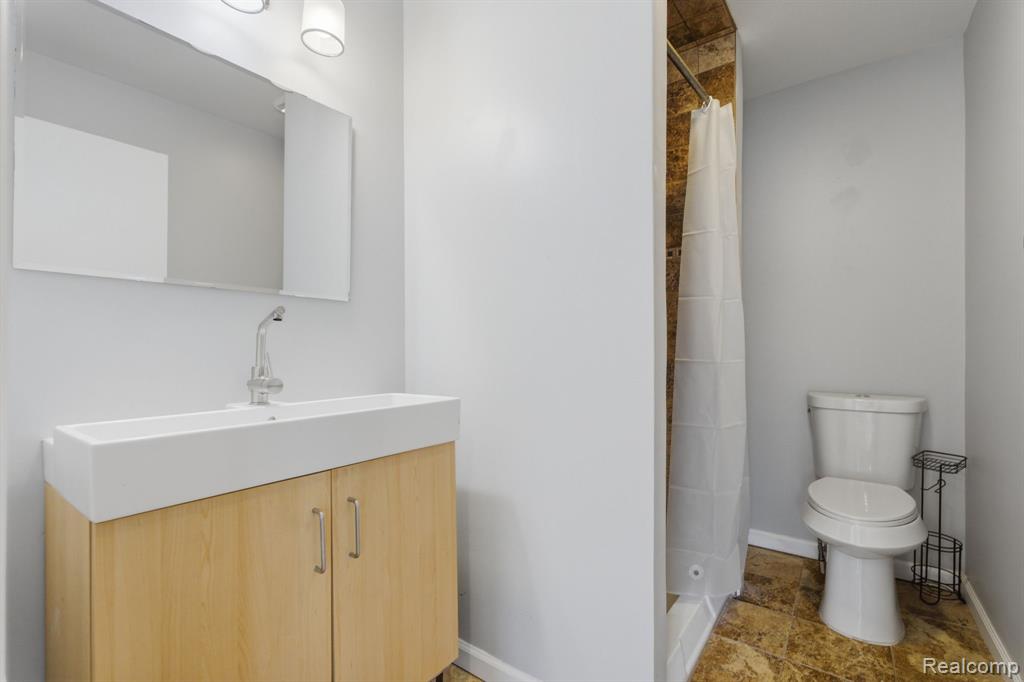 57 W Elmwood Avenue, Clawson, MI — Photo 14
