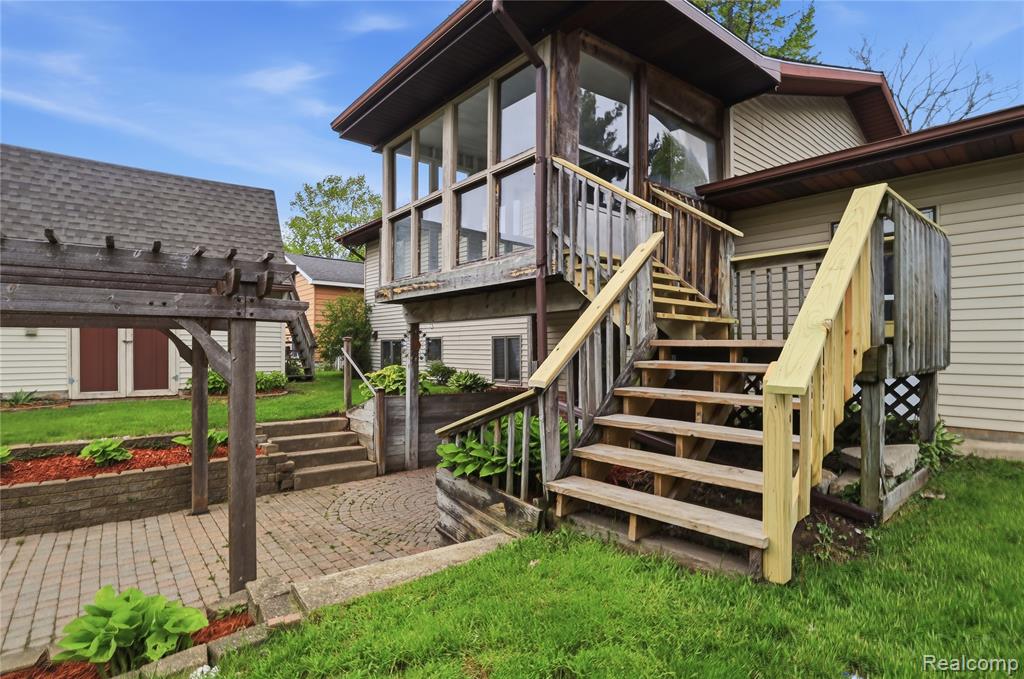2465 Egelston Avenue, Burton, MI 48509 — Photo 25