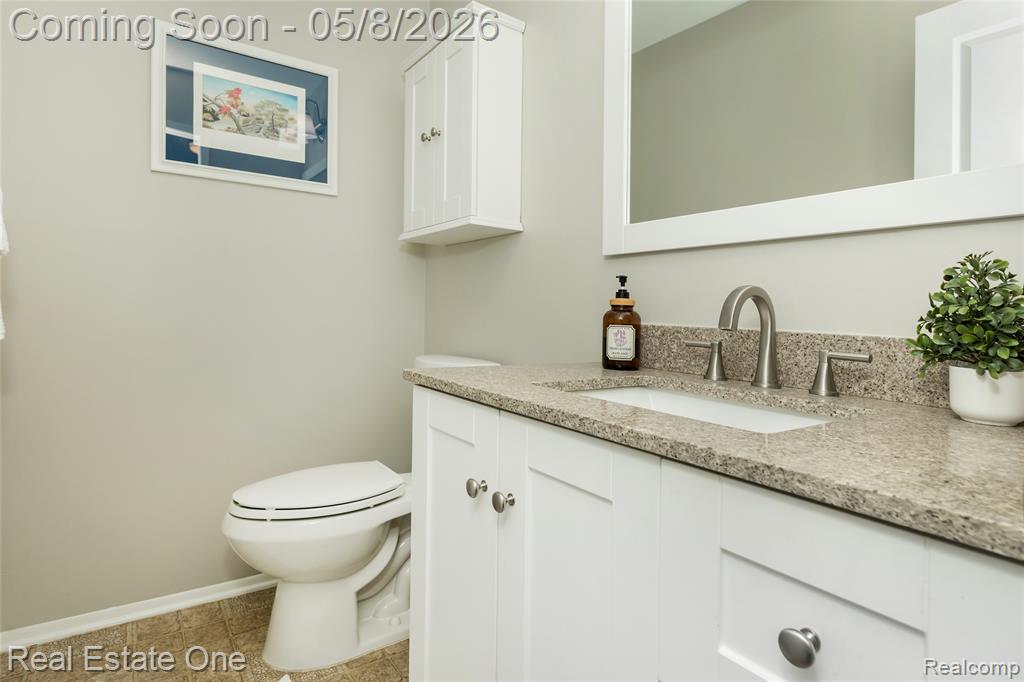 4749 Parkridge Drive, Waterford, MI 48329 — Photo 24