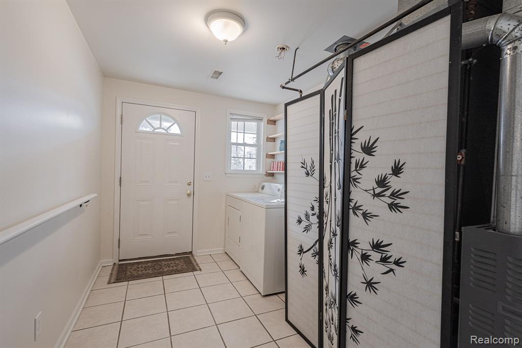 6194 E HILL Road, Grand Blanc, MI 48439 — Photo 18