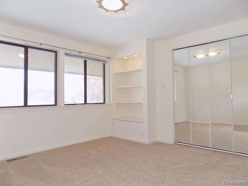 7158 PEBBLE PARK Drive, West Bloomfield, MI — Photo 26